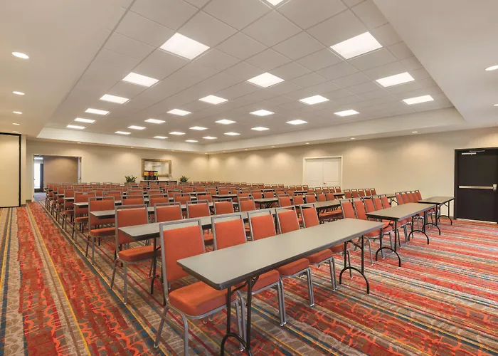 Home2 By Hilton Parc Hotel 3*